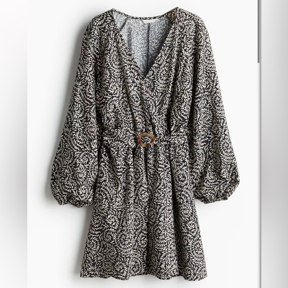H&M Black and White Leaf Print Long Sleeve Dress